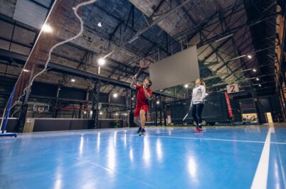 Jeu au Badminton à l'Autre Usine Cholet