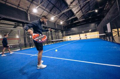 Service au Padel à l'Autre Usine Cholet