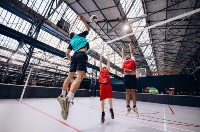 Smash au volley à l'Autre Usine Cholet