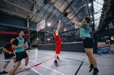 Tir au terrain de basket à l'Autre Usine Cholet